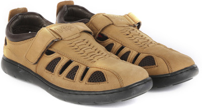 

Lee Cooper Men CAMEL Casual
