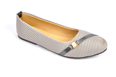 

Fashbeat Women Gray Flats