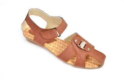

Fashbeat Women TAN Flats