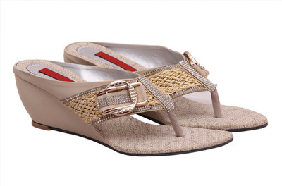

Fashbeat Women Beige Wedges