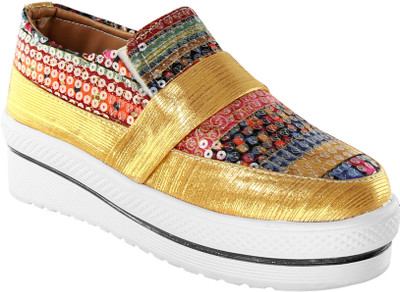 

Fashimo Loafers For Women(Multicolor, Gold