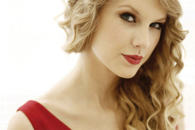 

taylor swift poster3. Poster Paper Print(18 inch X 12 inch, Rolled)