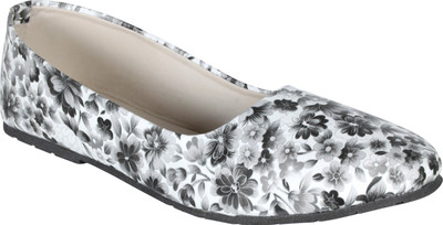 

STYLE HER Women WHITE Flats