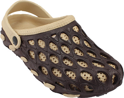 

Claptrap Men Brown Clogs