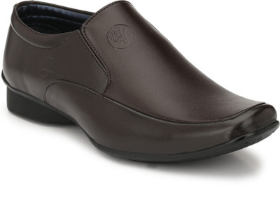

BIG JUNIOR Brown Formal Shoes Slip On For Men(Brown