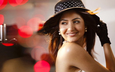 

Anushka Sharma BOLLYWOOD ACTRESSES ON FINE ART PAPER ON 24X36 LARGE POSTER Photographic Paper(36 inch X 24 inch, Rolled)
