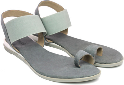 

Inc.5 Women GREY Flats