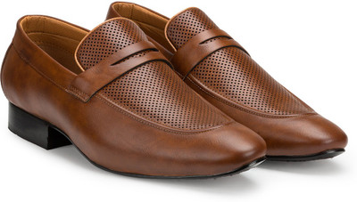 

Escaro Slip On For Men(Tan
