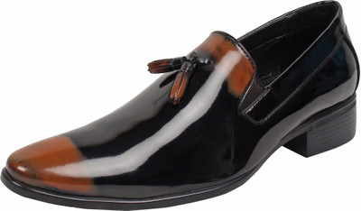 

SASSIE Slip On For Men(Black, Brown
