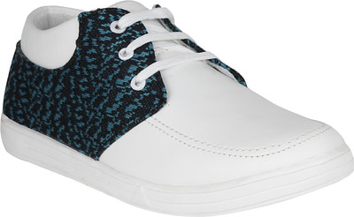 

Emosis Decent_White Casuals For Men(White, Green