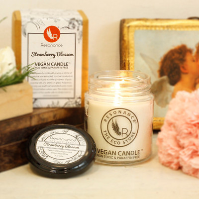 

RESONANCE Natural Wax Aroma Candle - Medium Jar Vegan Candle in Strawberry Blossom Fragrance Candle(White, Pack of 1)