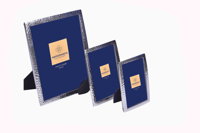 

Sammsara Silver-plated Photo Frame(Silver, 1 Photos)
