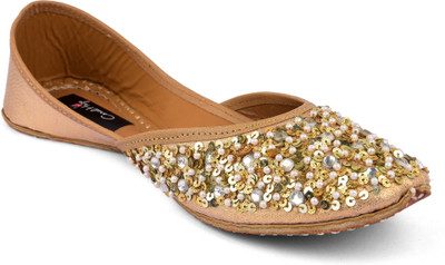 

Coral Haze Bling Gold Handcrafted Embroidered Punjabi Jutti Jutis For Women(Gold, Tan, Golden