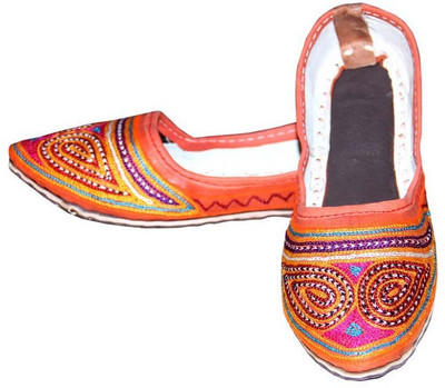 

Bharat Plaza Mojaris For Women(Multicolor, Multi-coloured
