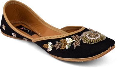 

Coral Haze Black Handcrafted Embroidered Punjabi Jutti Jutis For Women(Black