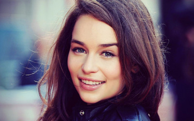 

Celebrity Emilia Clarke Actresses United Kingdom Brunette ON FINE ART PAPER HD QUALITY WALLPAPER POSTER Fine Art Print(19 inch X 13 inch, Rolled)