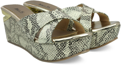 

Inc.5 Women GOLD Wedges