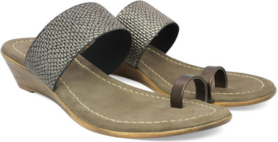 

Inc.5 Women BRONZE Wedges