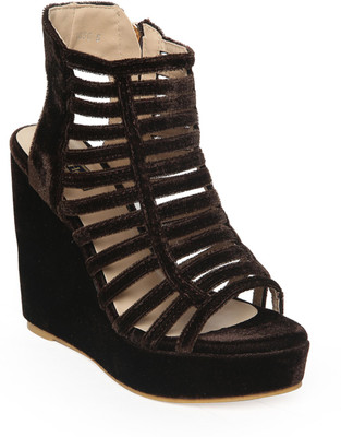 

Flat n Heels Women Brown Wedges