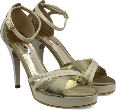 Inc.5 Women CHIKOO Heels