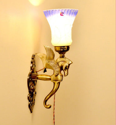 

Creaze Wallchiere Wall Lamp