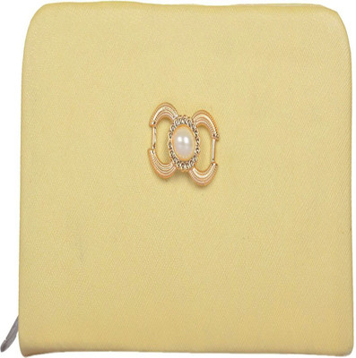 

Uno Covers Casual Gold Clutch
