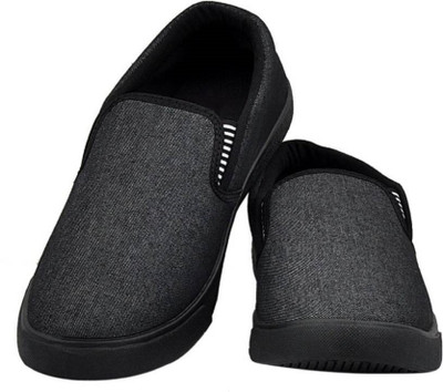 

Adclicks LFFRR Loafers For Men(Black, Black :: white
