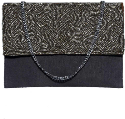 

Diwaah Party Black Clutch