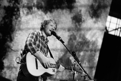 

Music Ed Sheeran Singer English Black & White Guitar ON HI QUALITY LARGE PRINT 36X24 INCHES Photographic Paper(36 inch X 24 inch, Rolled)
