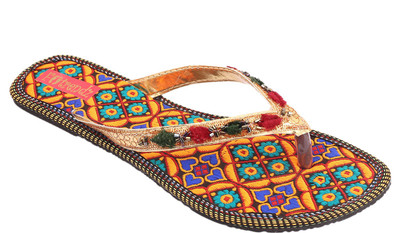 

Footrendz Women Gold Flats