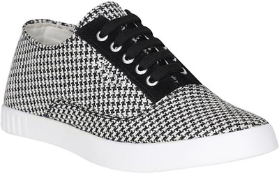 

Baaroo Baaroo Rocking Sneakers Sneakers For Men(Black