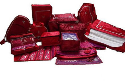 

ssn traders 14 Wedding Gift, 14 pcs combo,Saree Cover, jwellery,payal, Vanity, UG ,blouse,petticote cover and 12 saree bag … SSN12456(Maroon)