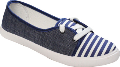 

Claptrap Canvas Shoes For Women(Blue, White