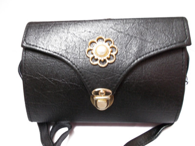 

fashion maniac Women Casual Black Leatherette Sling Bag