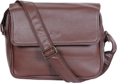 

Dee Mannequin Messenger Bag(Brown)