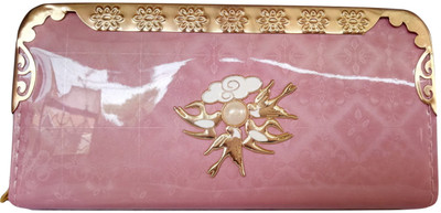

model Party Pink Clutch