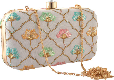 

Zephyrr Party White Clutch