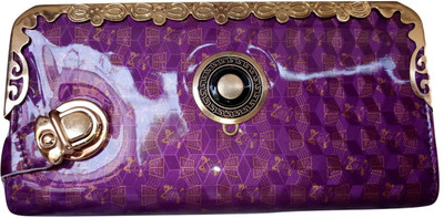 

model Party Purple Clutch