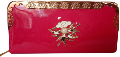 

model Party Maroon Clutch