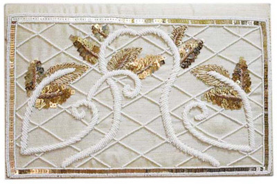 

Falah Party White Clutch