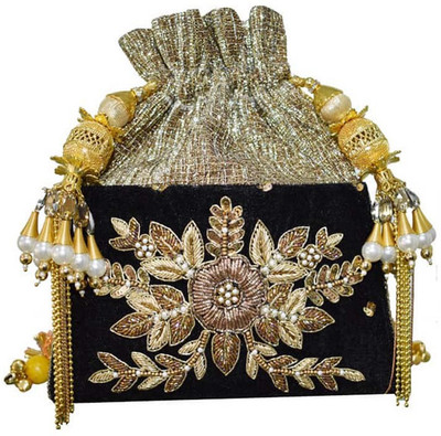 

Falah Party Black Clutch