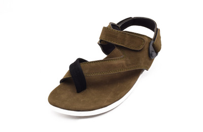 

Bunkeys Men Green Casual