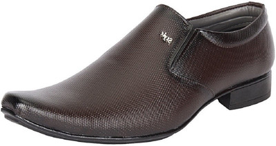 

Albert Pinto Slip On For Men(Brown