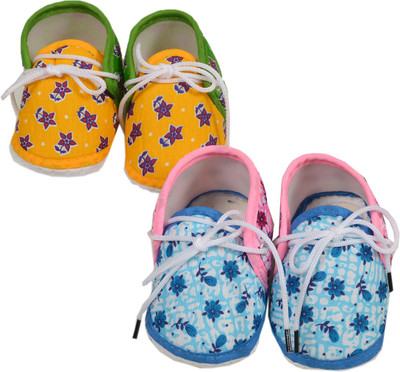

Crux & Hunter Booties(Toe to Heel Length - 12 cm Multicolor)