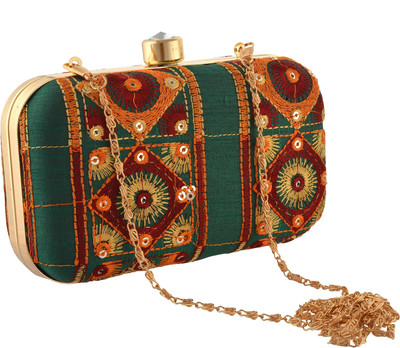 

Zephyrr Party Green Clutch