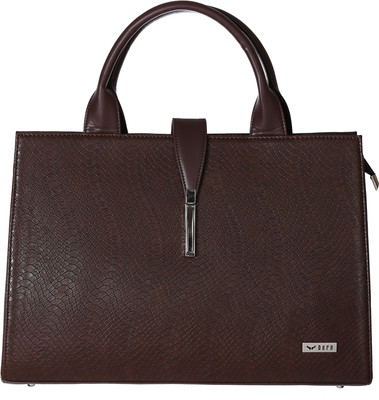 

Bern Hand-held Bag(Brown)