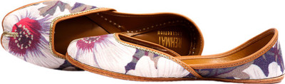 

rehmat kollection Wild Flower Jutis For Women(White, Wildflower