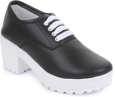 

Vilax Fashionable Sneakers Sneakers For Women(Black, White