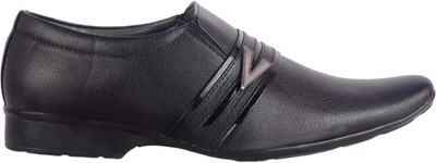 

AAIKEN Slip On For Men(Black, White