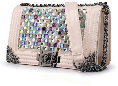 

Vezela Casual Gold Clutch